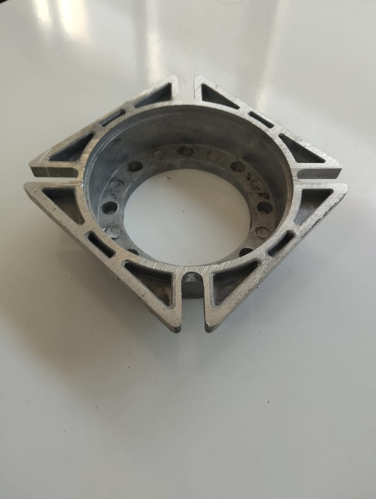 REDÜKTÖR ÇIKIŞ FLANŞI / 63 FB GÖVDE