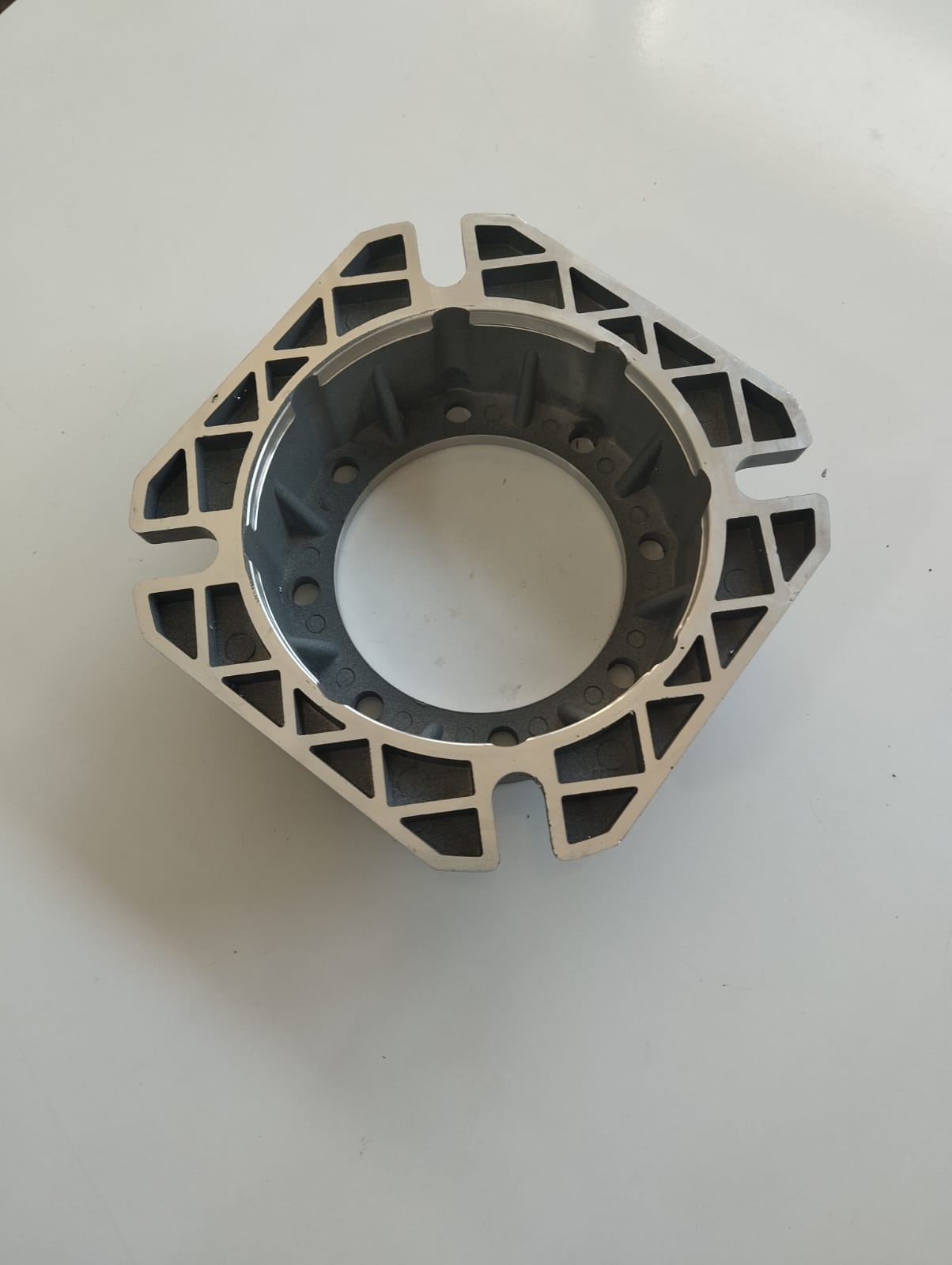 REDÜKTÖR ÇIKIŞ FLANŞI / 75-FA GÖVDE